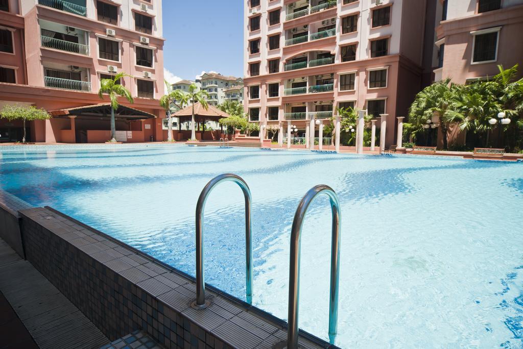 Nana Marina Court Lägenhet Kota Kinabalu Exteriör bild
